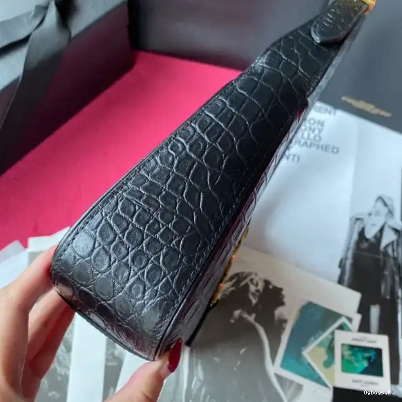 YSL BAG HOBO 5 LE 7 À 0404